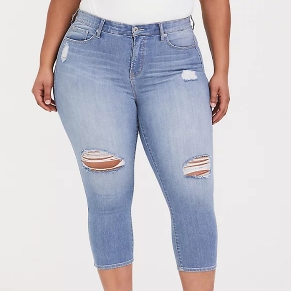Torrid Sky High Skinny Crop Jeans - Picture 1 of 4